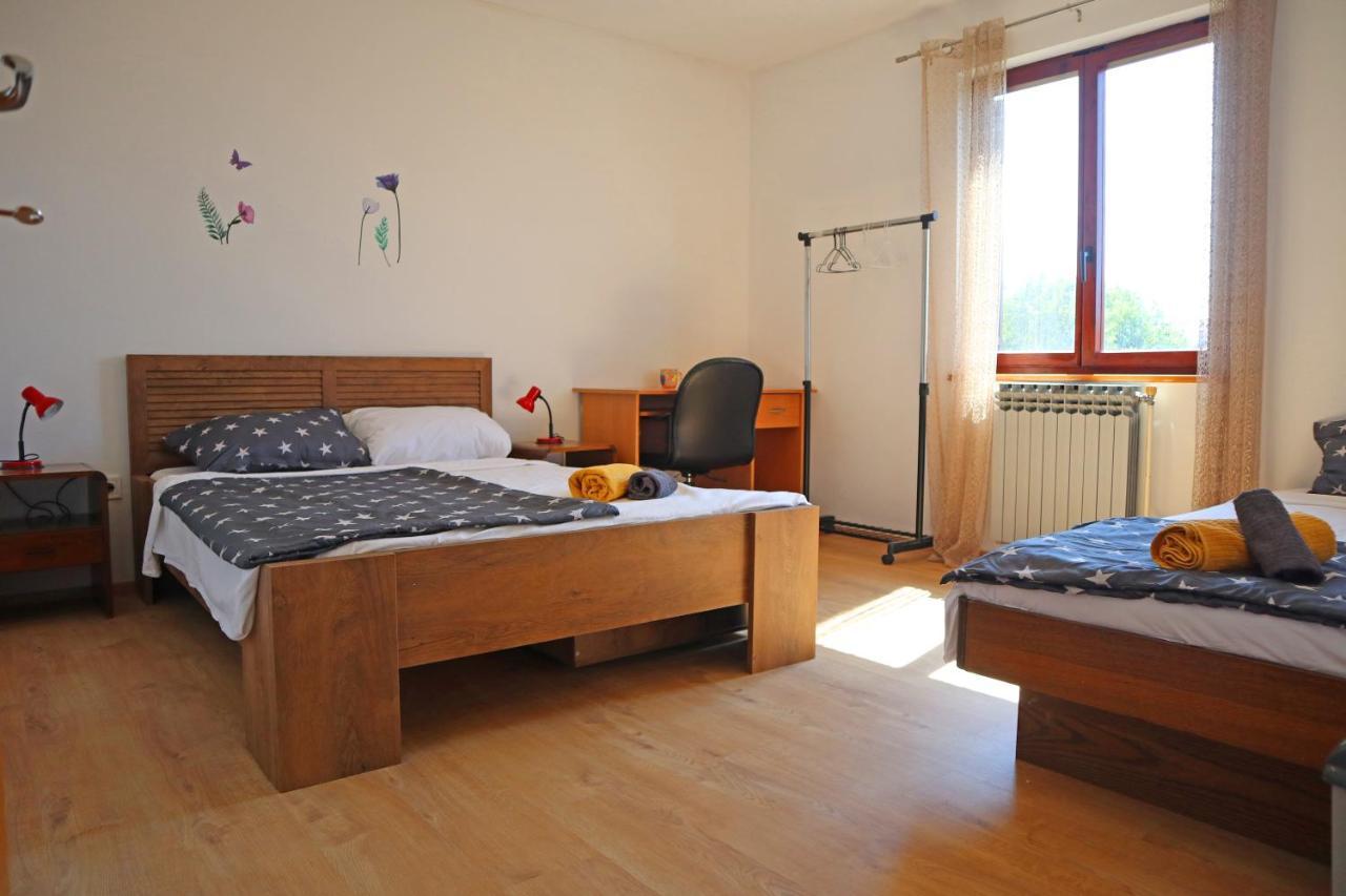 Tar-VabrigaApartman Slavkoアパートメント エクステリア 写真