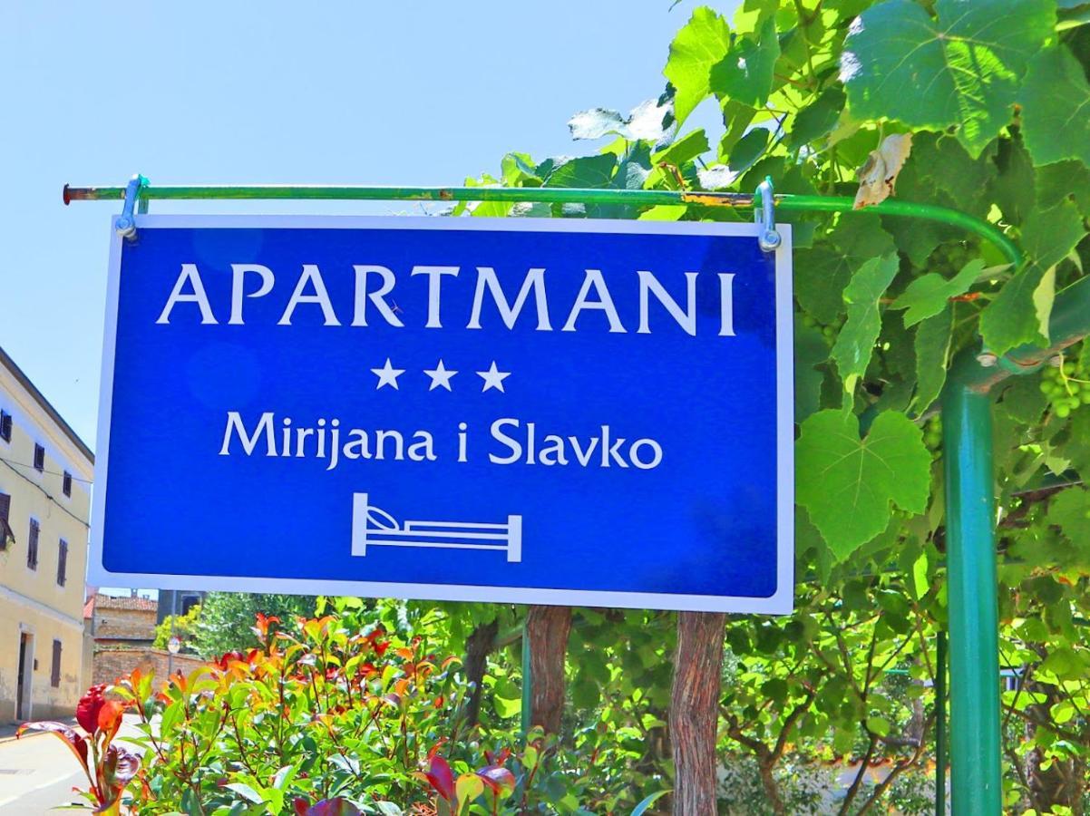 Tar-VabrigaApartman Slavkoアパートメント エクステリア 写真